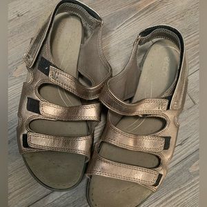 Ecco size 41 gold Velcro strap sandal